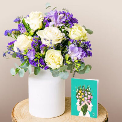 Touche D'Elegance Bouquet De Fleurs Vase Et Carte